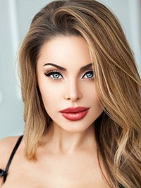 Ukrainian single woman Elena from Kyiv