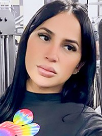 Latin single woman Kelly from Medellín
