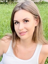 Single Arina from Vyshneve, Ukraine